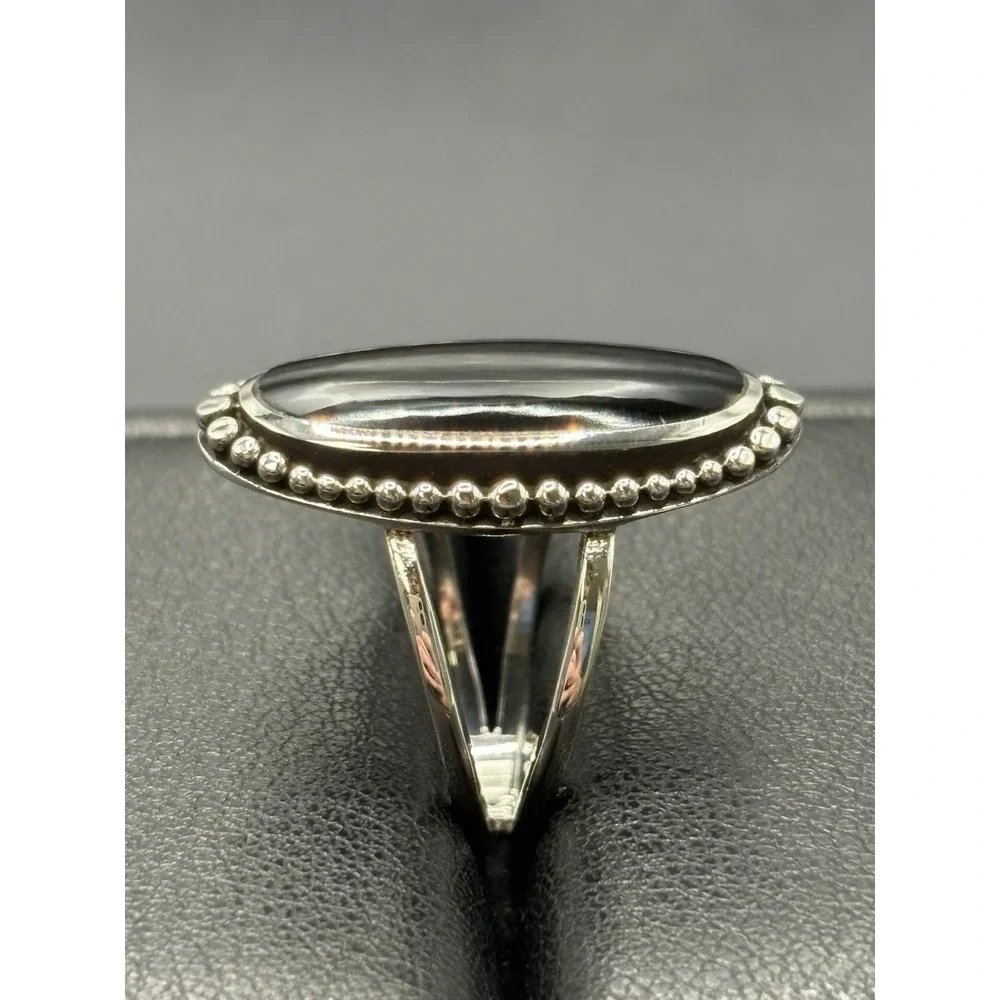 New Condition Sterling Silver Onyx Oblong Ring Size 7 E6